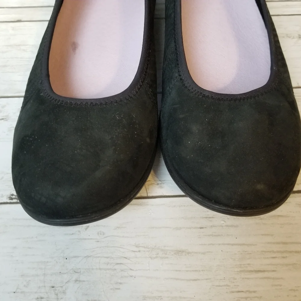 Aravon Abbey Suede Textured Ballet Loafers
